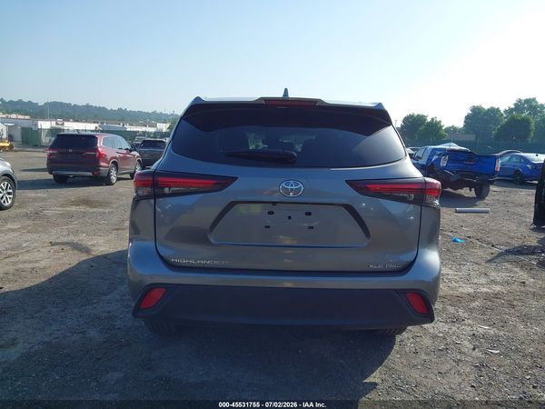 2025 TOYOTA HIGHLANDER XLE
