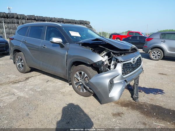 2025 TOYOTA HIGHLANDER XLE