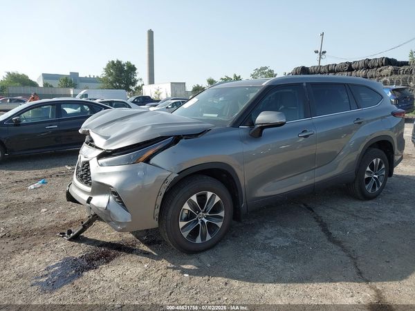 2025 TOYOTA HIGHLANDER XLE