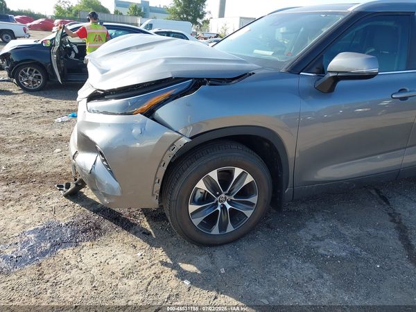 2025 TOYOTA HIGHLANDER XLE