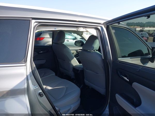 2025 TOYOTA HIGHLANDER XLE