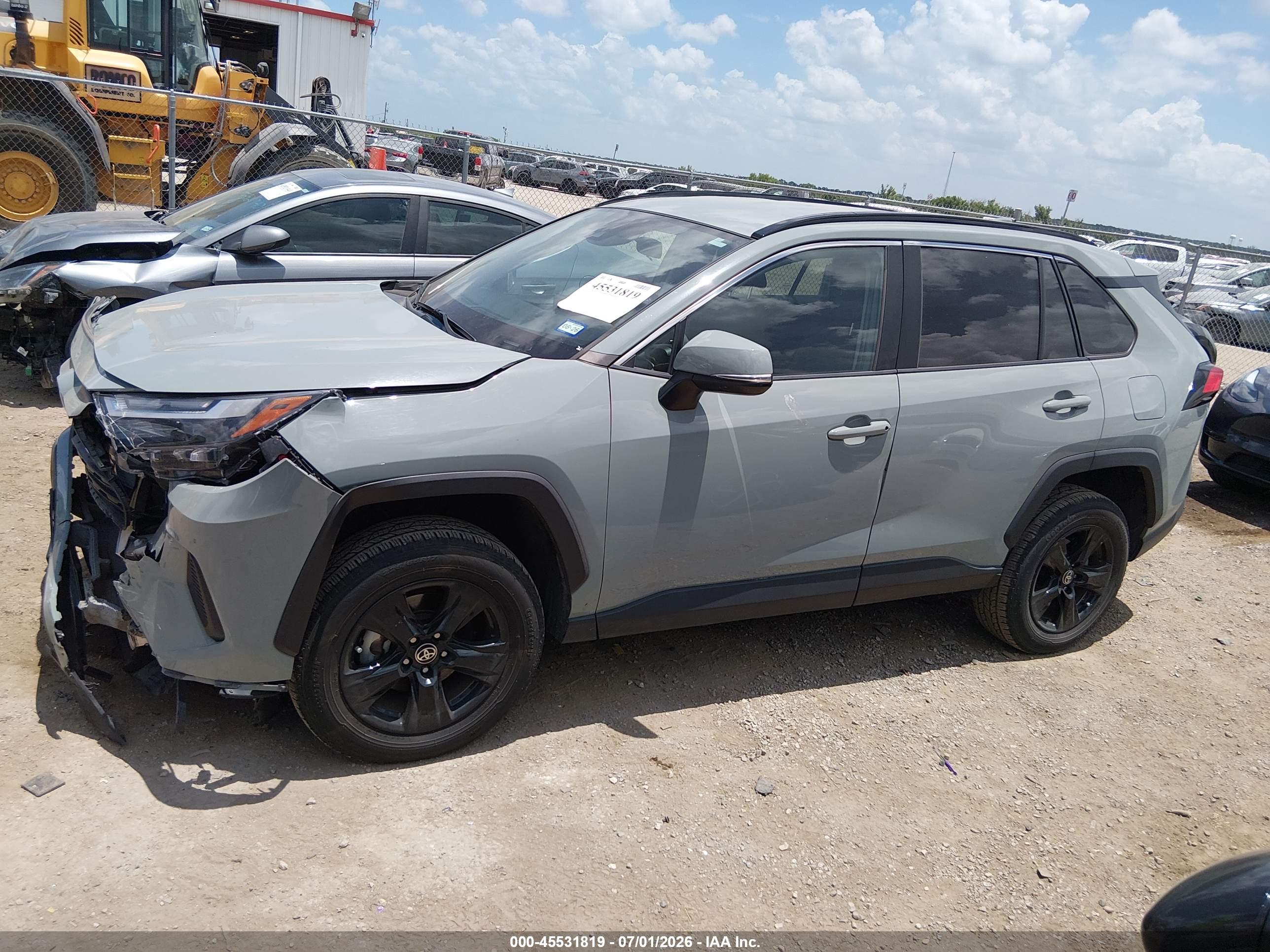 2022 TOYOTA RAV4 XLE