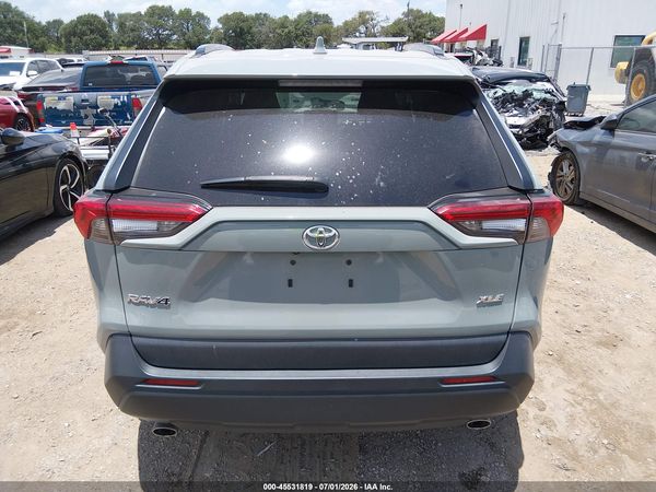 2022 TOYOTA RAV4 XLE