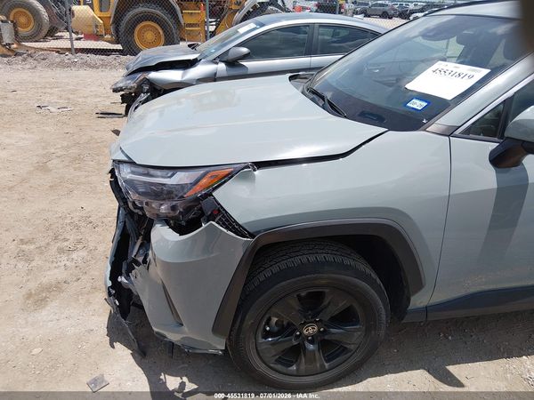 2022 TOYOTA RAV4 XLE