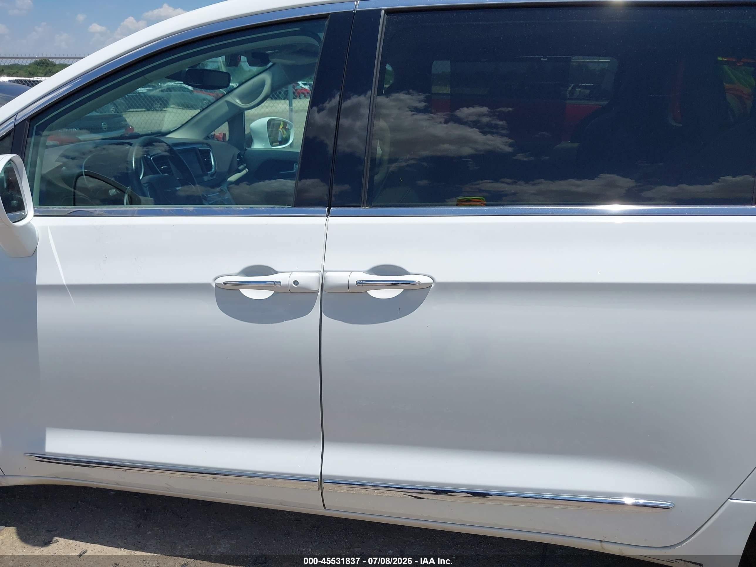 2020 CHRYSLER PACIFICA TOURING L