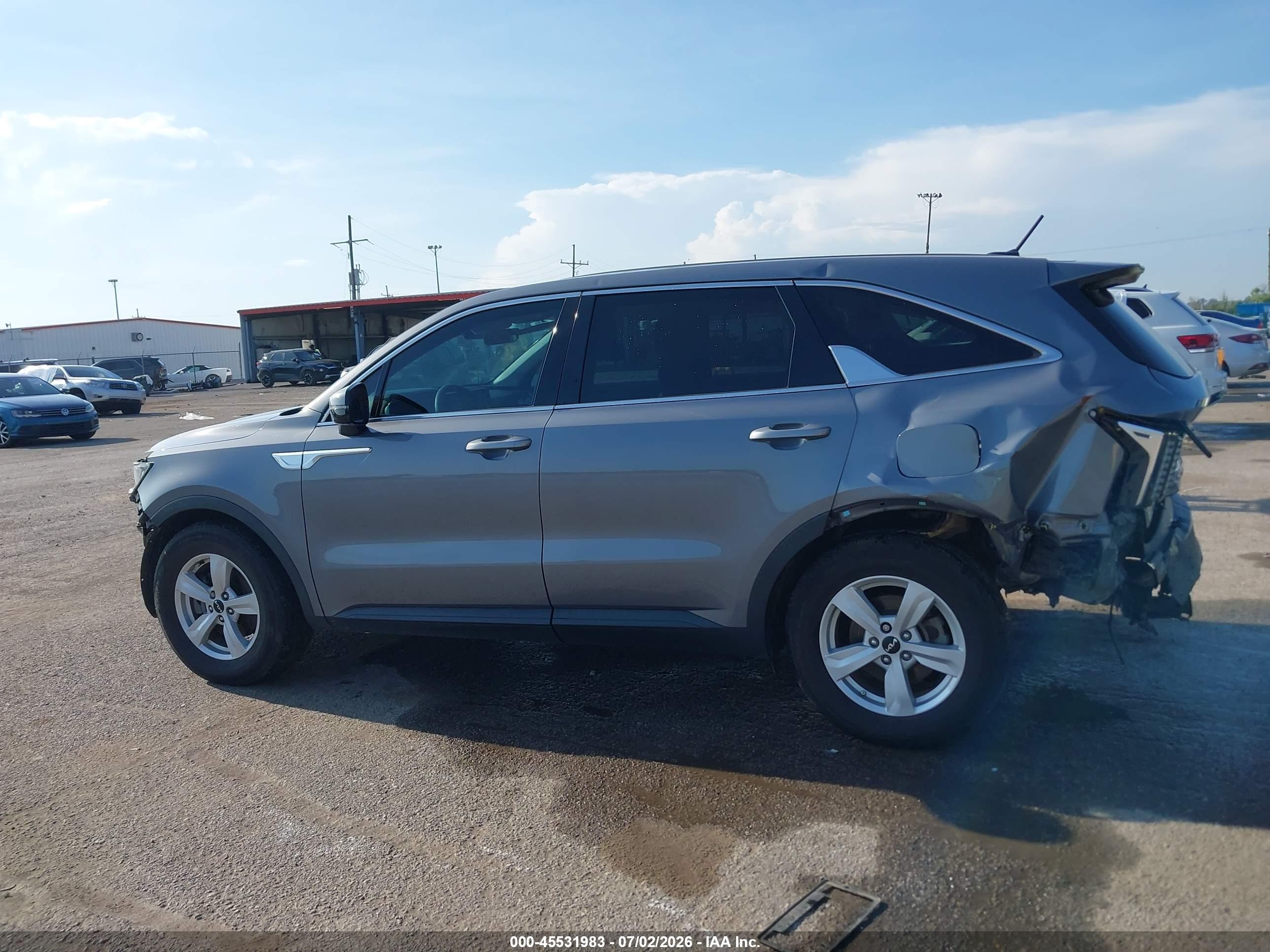 2022 KIA SORENTO LX
