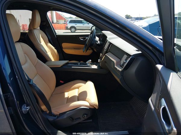 2024 VOLVO XC60 RECHARGE PLUG-IN HYBRID T8 ULTIMATE DARK THEME