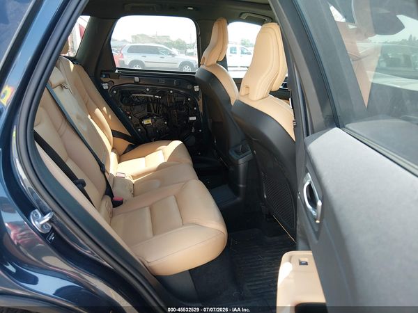2024 VOLVO XC60 RECHARGE PLUG-IN HYBRID T8 ULTIMATE DARK THEME