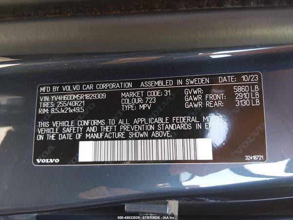2024 VOLVO XC60 RECHARGE PLUG-IN HYBRID T8 ULTIMATE DARK THEME