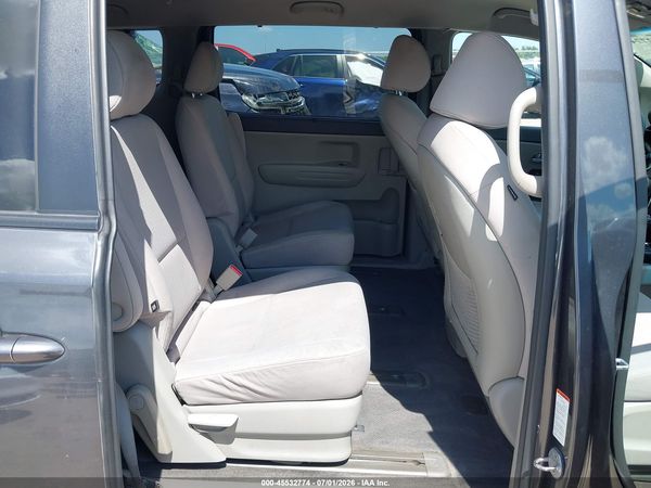 2016 KIA SEDONA LX