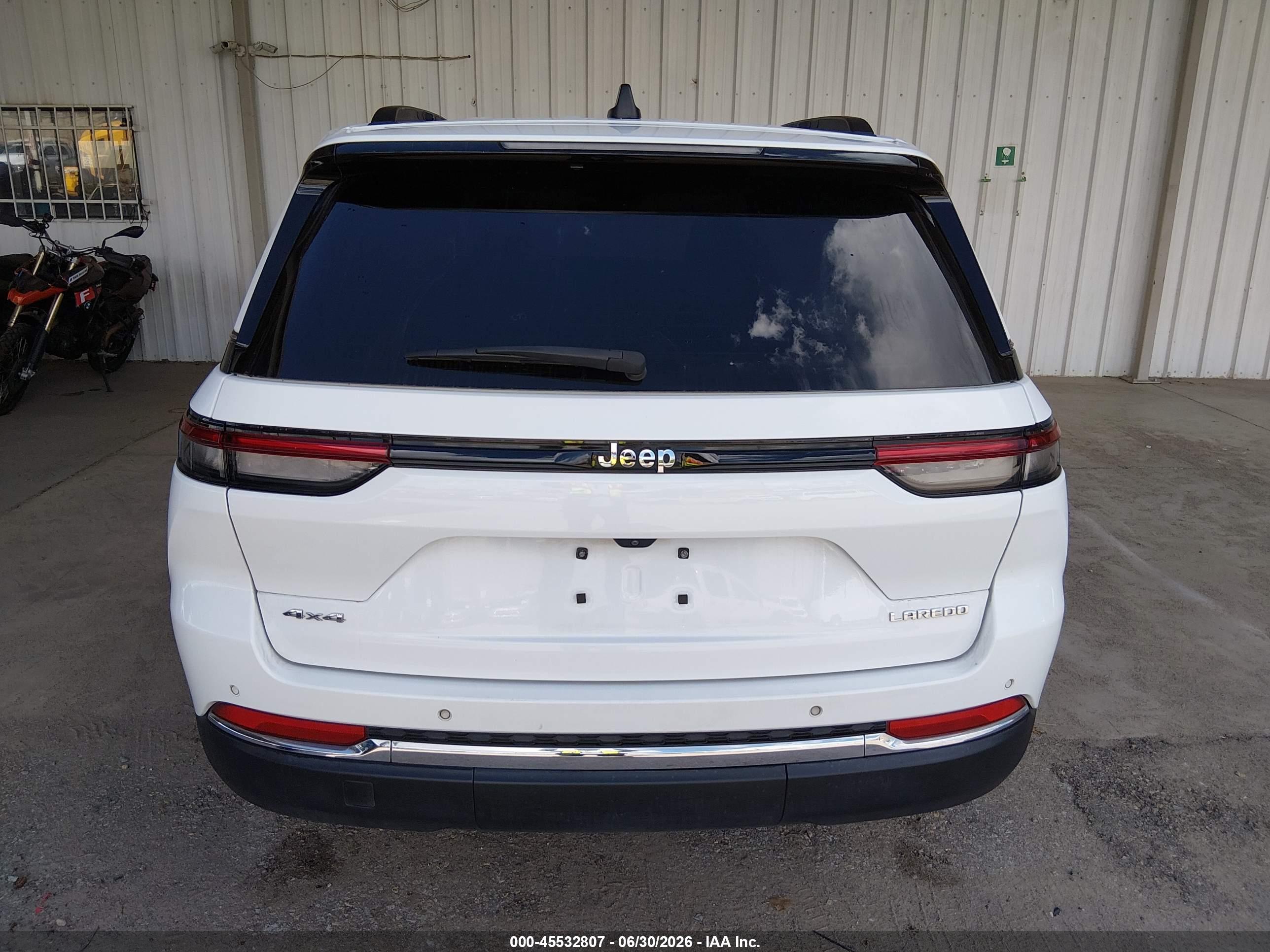 2023 JEEP GRAND CHEROKEE LAREDO 4X4
