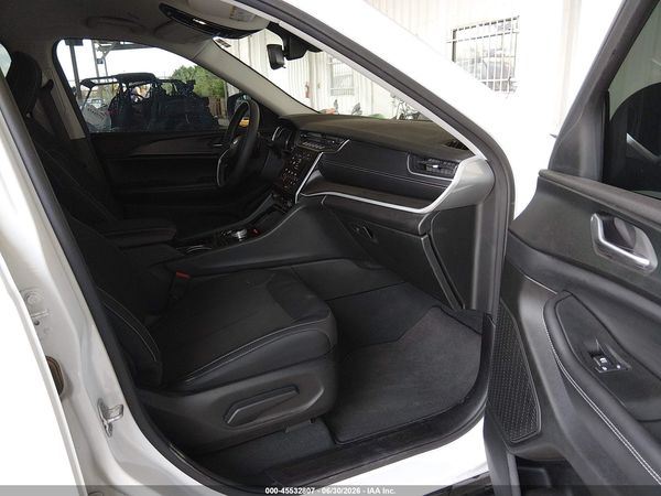 2023 JEEP GRAND CHEROKEE LAREDO 4X4
