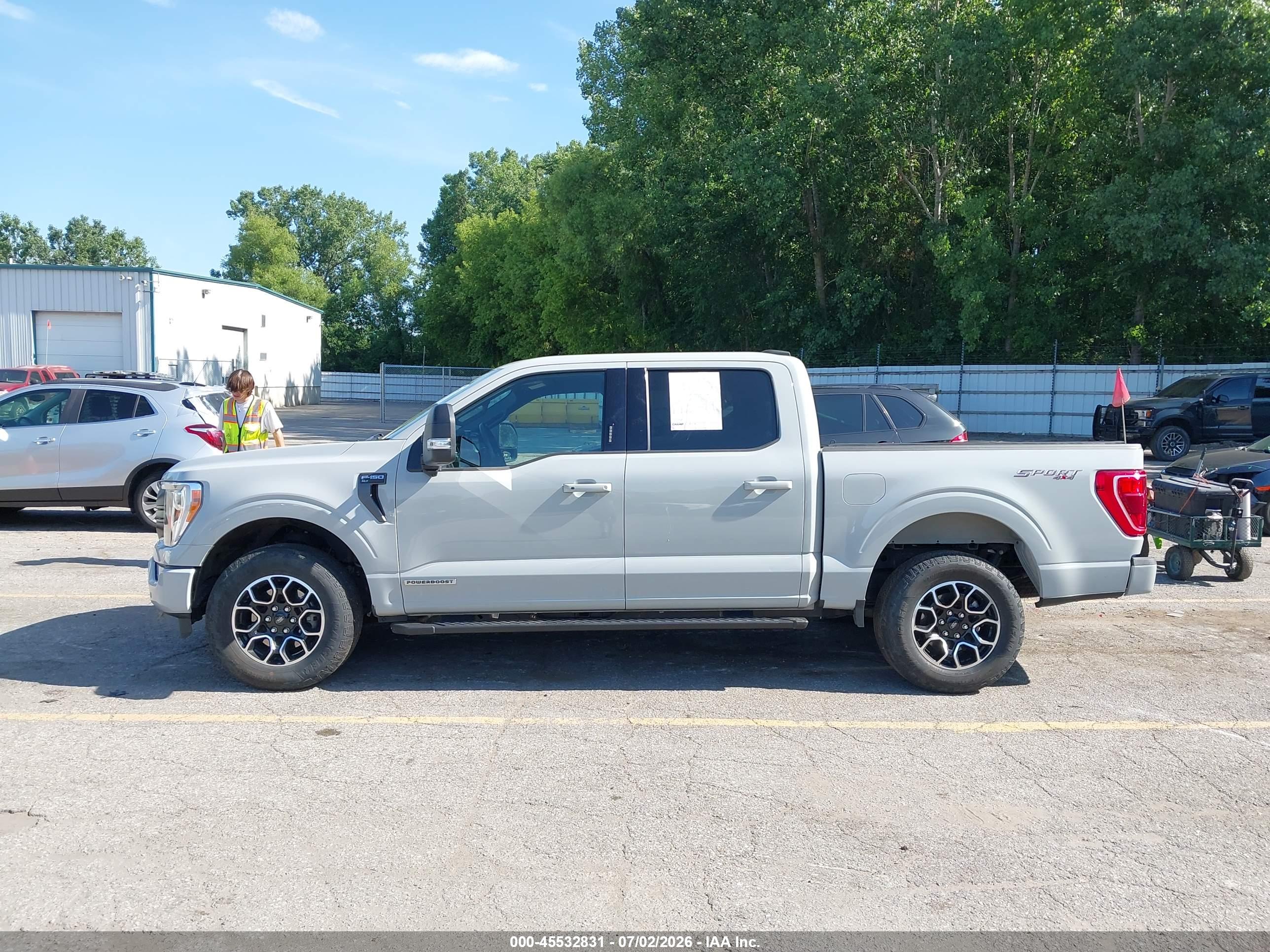 2023 FORD F-150 XLT