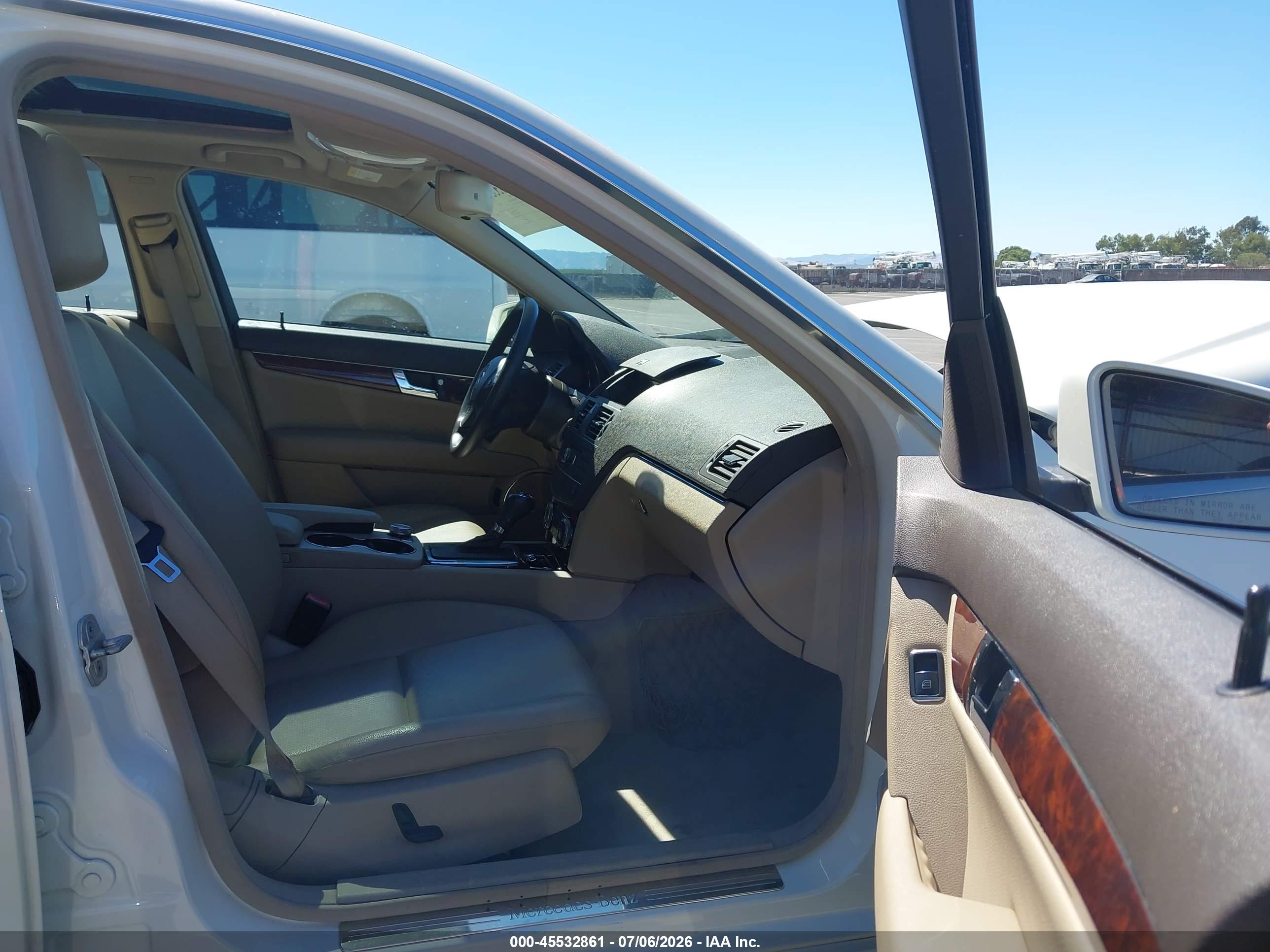 2011 MERCEDES-BENZ C 300 C300