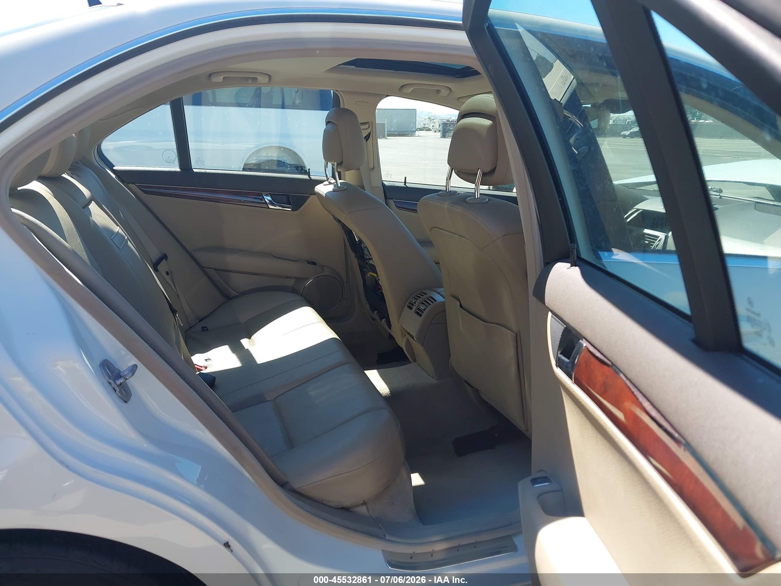 2011 MERCEDES-BENZ C 300 C300
