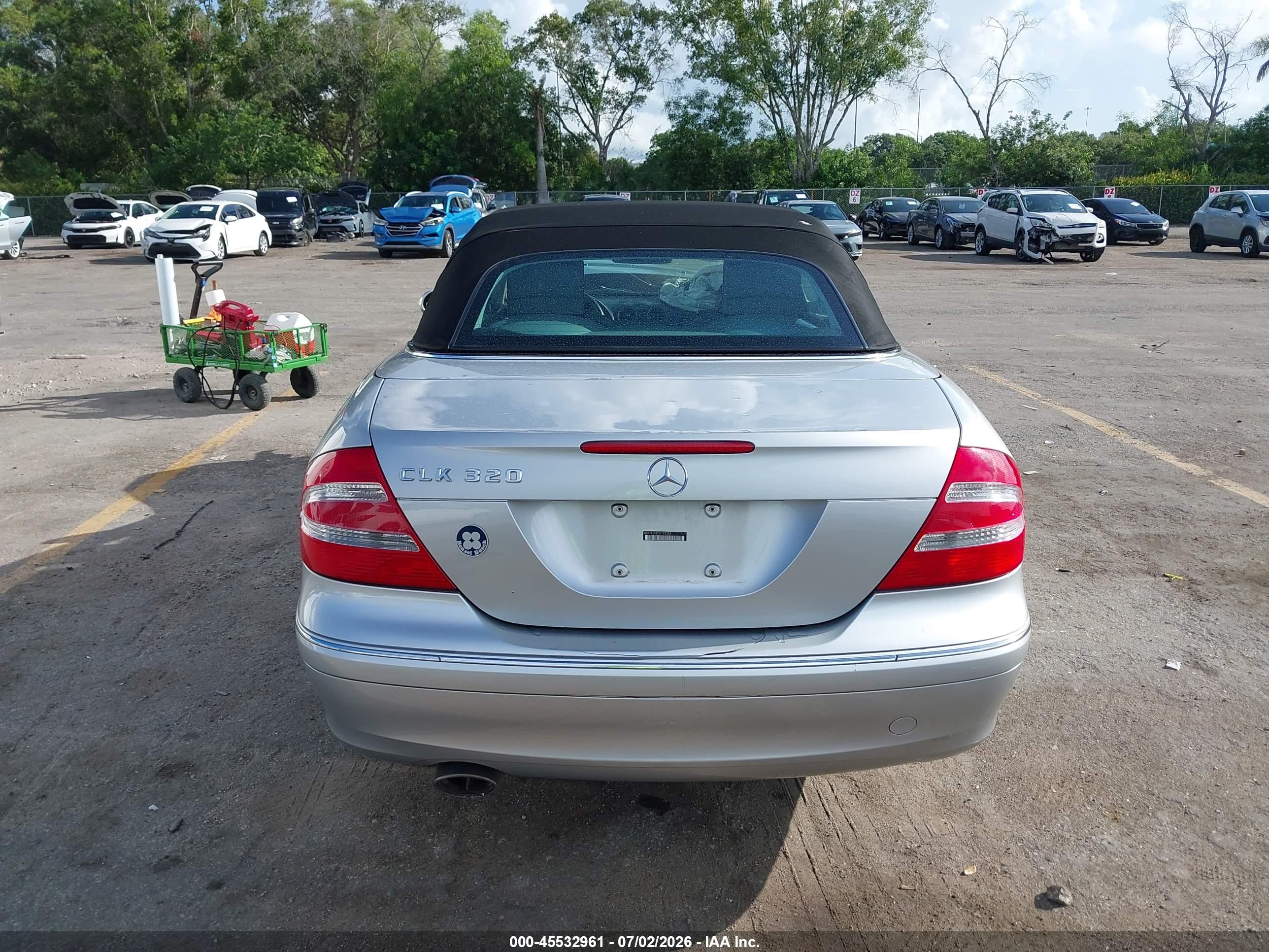 2005 MERCEDES-BENZ CLK 320 CLK320A
