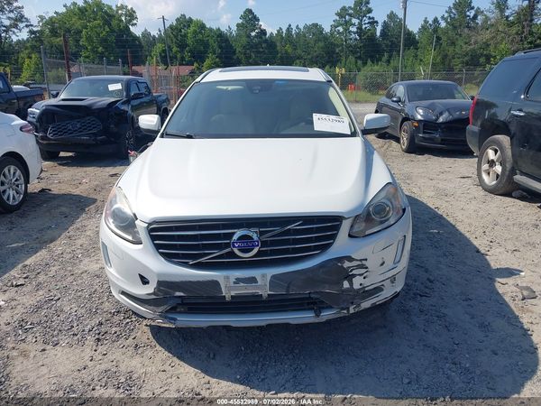 2017 VOLVO XC60 T5 INSCRIPTION
