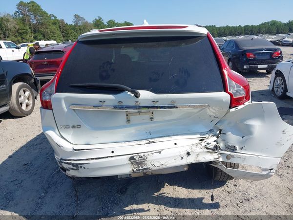 2017 VOLVO XC60 T5 INSCRIPTION