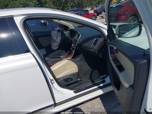 2017 VOLVO XC60 T5 INSCRIPTION