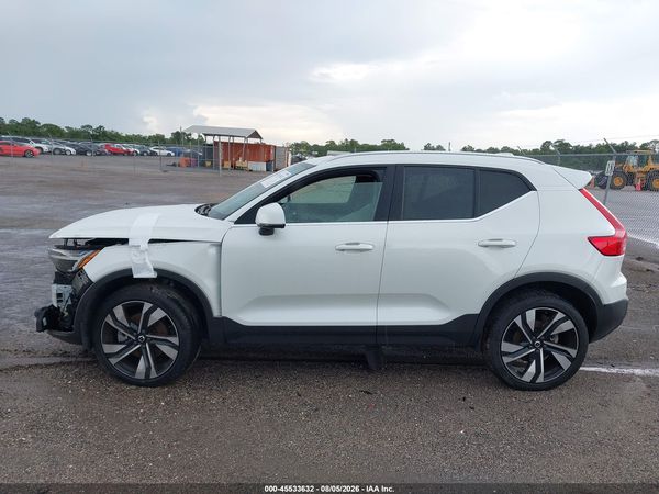 2024 VOLVO XC40 B5 PLUS BRIGHT THEME