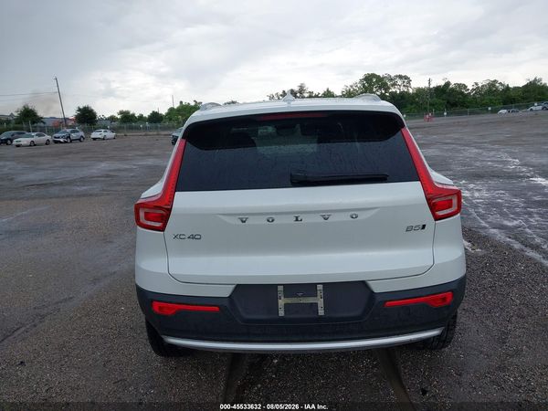 2024 VOLVO XC40 B5 PLUS BRIGHT THEME