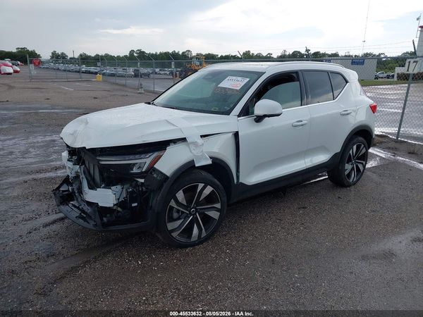 2024 VOLVO XC40 B5 PLUS BRIGHT THEME
