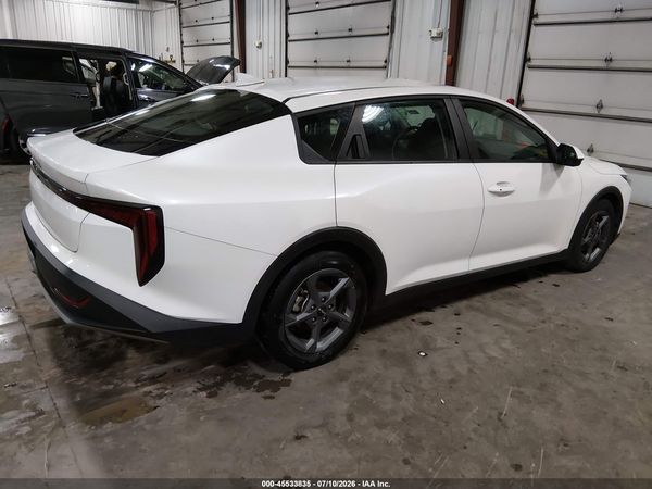 2025 KIA K4 LXS