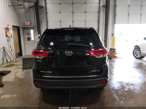 2018 TOYOTA HIGHLANDER XLE