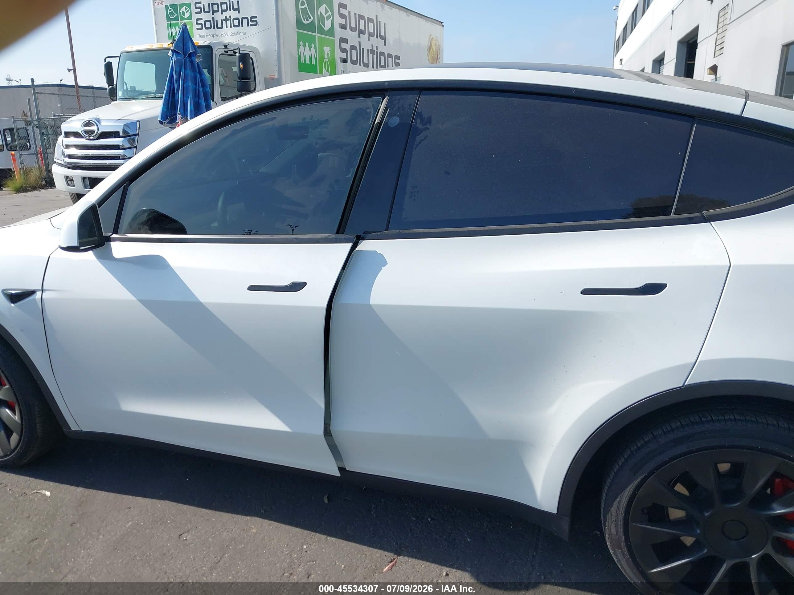 2023 TESLA MODEL Y