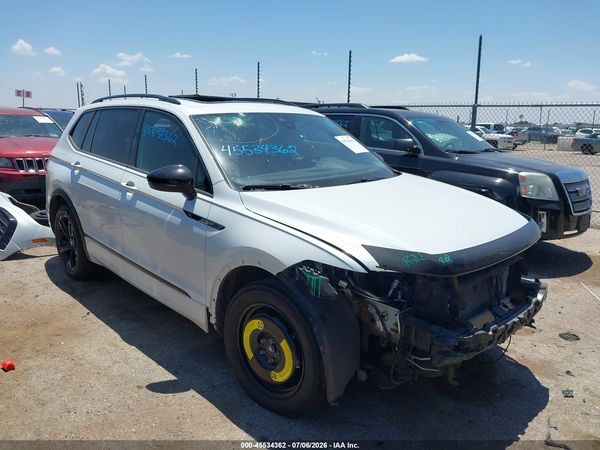 2024 VOLKSWAGEN TIGUAN 2.0T SE R-LINE BLACK — I1