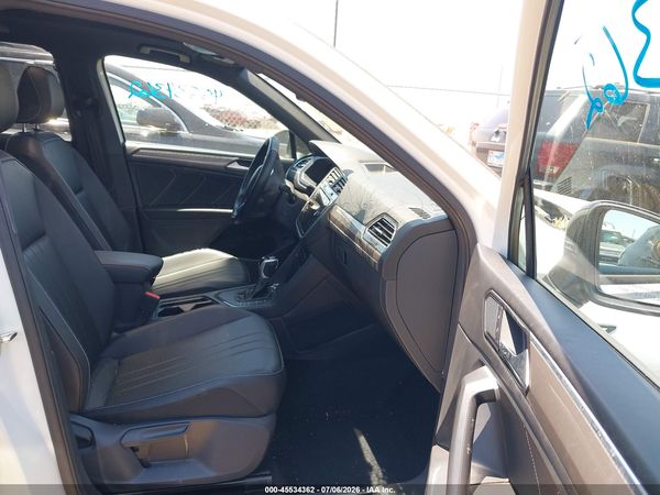 2024 VOLKSWAGEN TIGUAN 2.0T SE R-LINE BLACK — I5