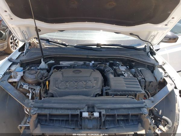 2024 VOLKSWAGEN TIGUAN 2.0T SE R-LINE BLACK — I10
