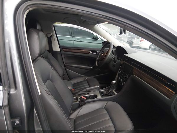 2022 VOLKSWAGEN PASSAT 2.0T LIMITED EDITION — I5