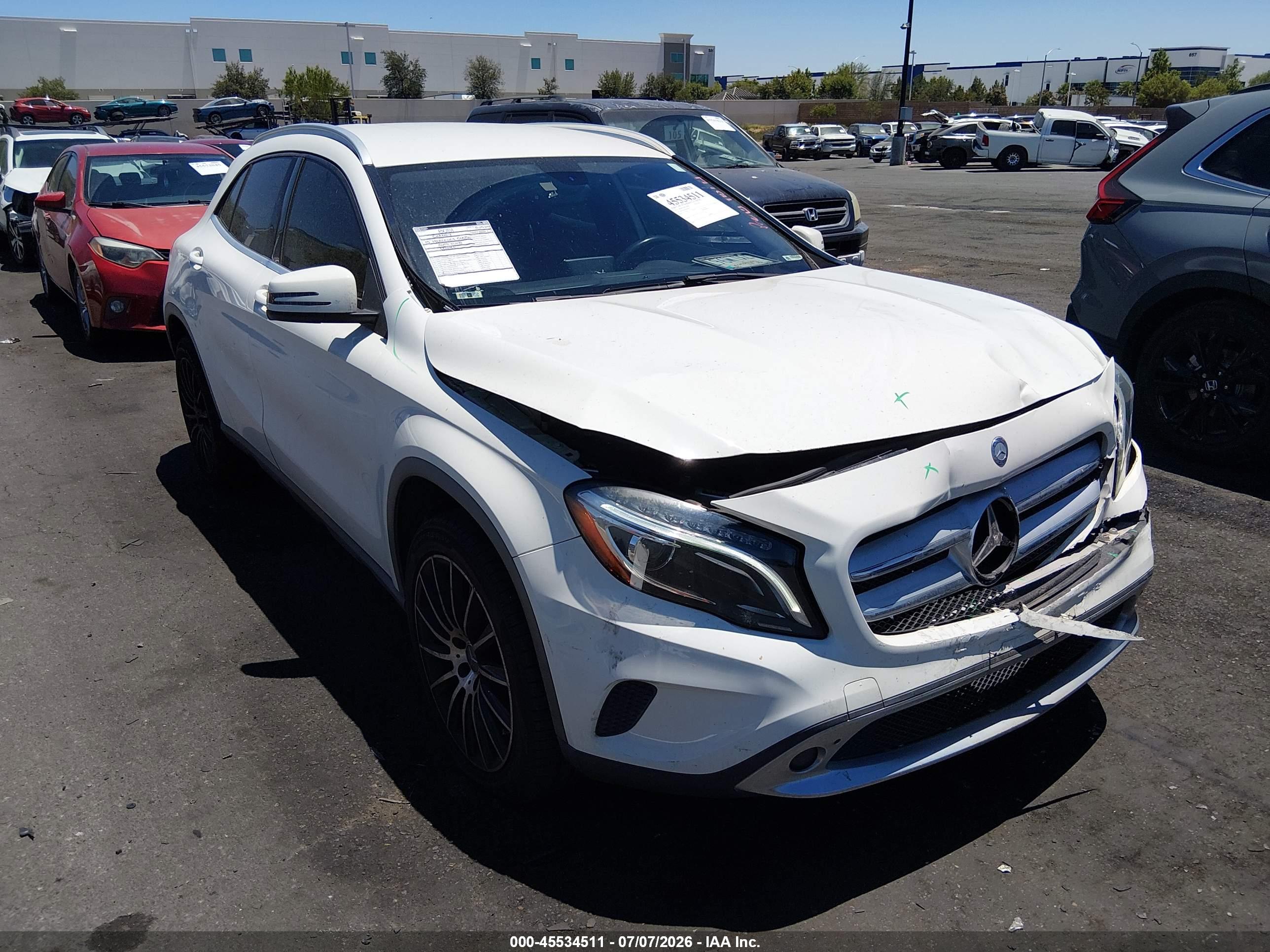 2015 MERCEDES-BENZ GLA 250 4MATIC