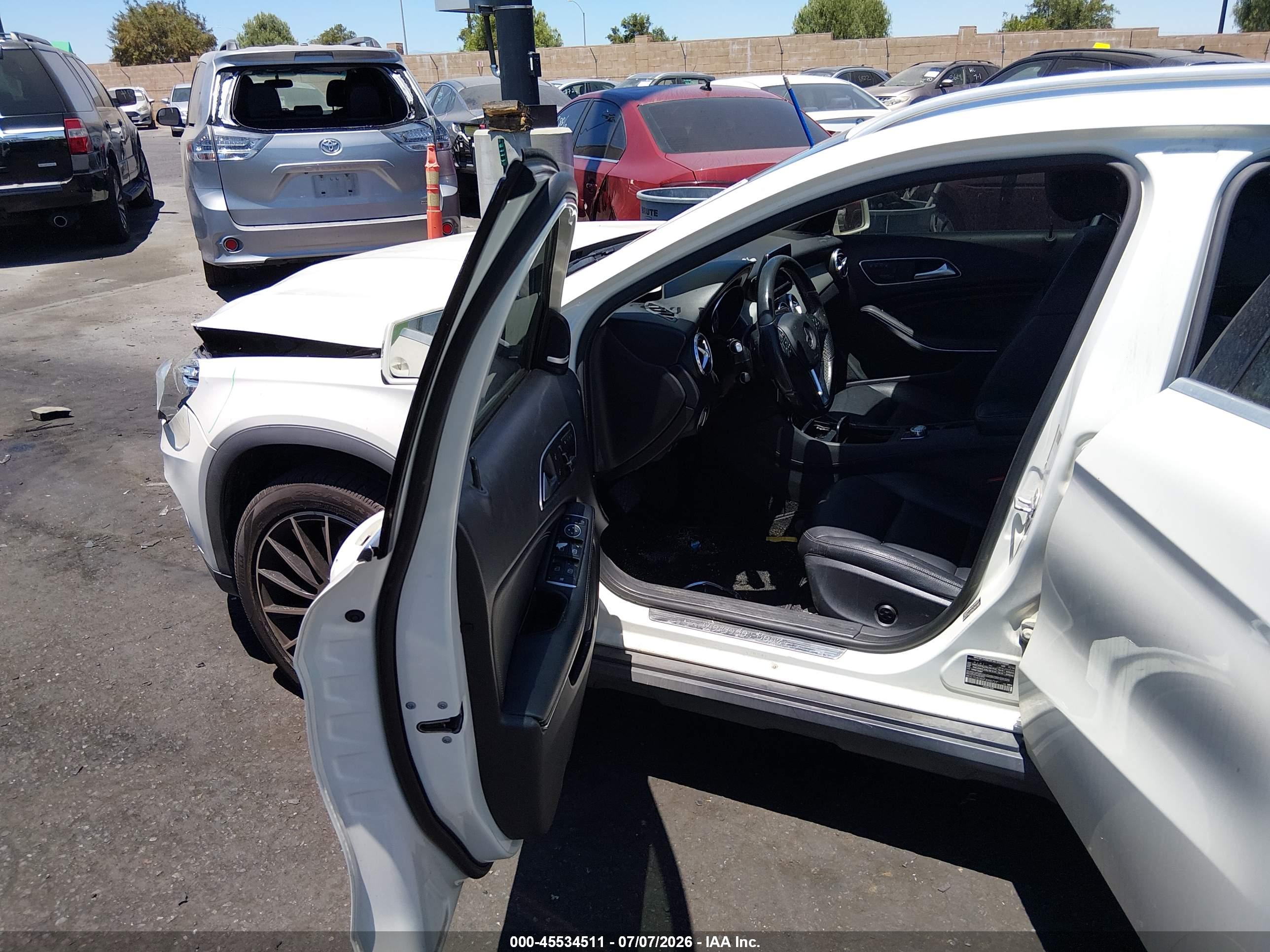 2015 MERCEDES-BENZ GLA 250 4MATIC