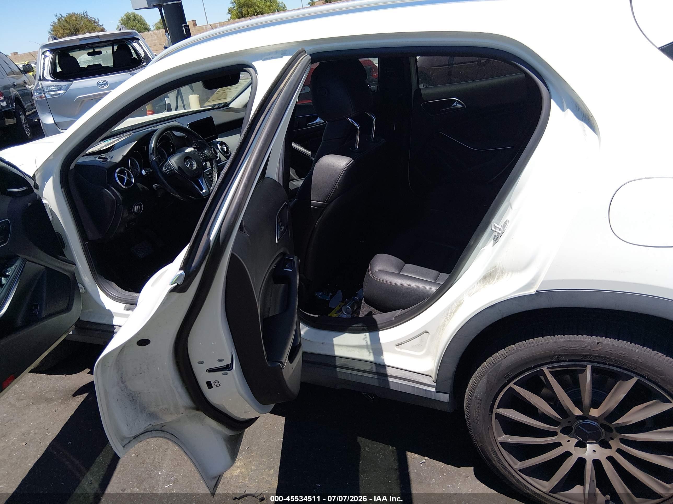2015 MERCEDES-BENZ GLA 250 4MATIC