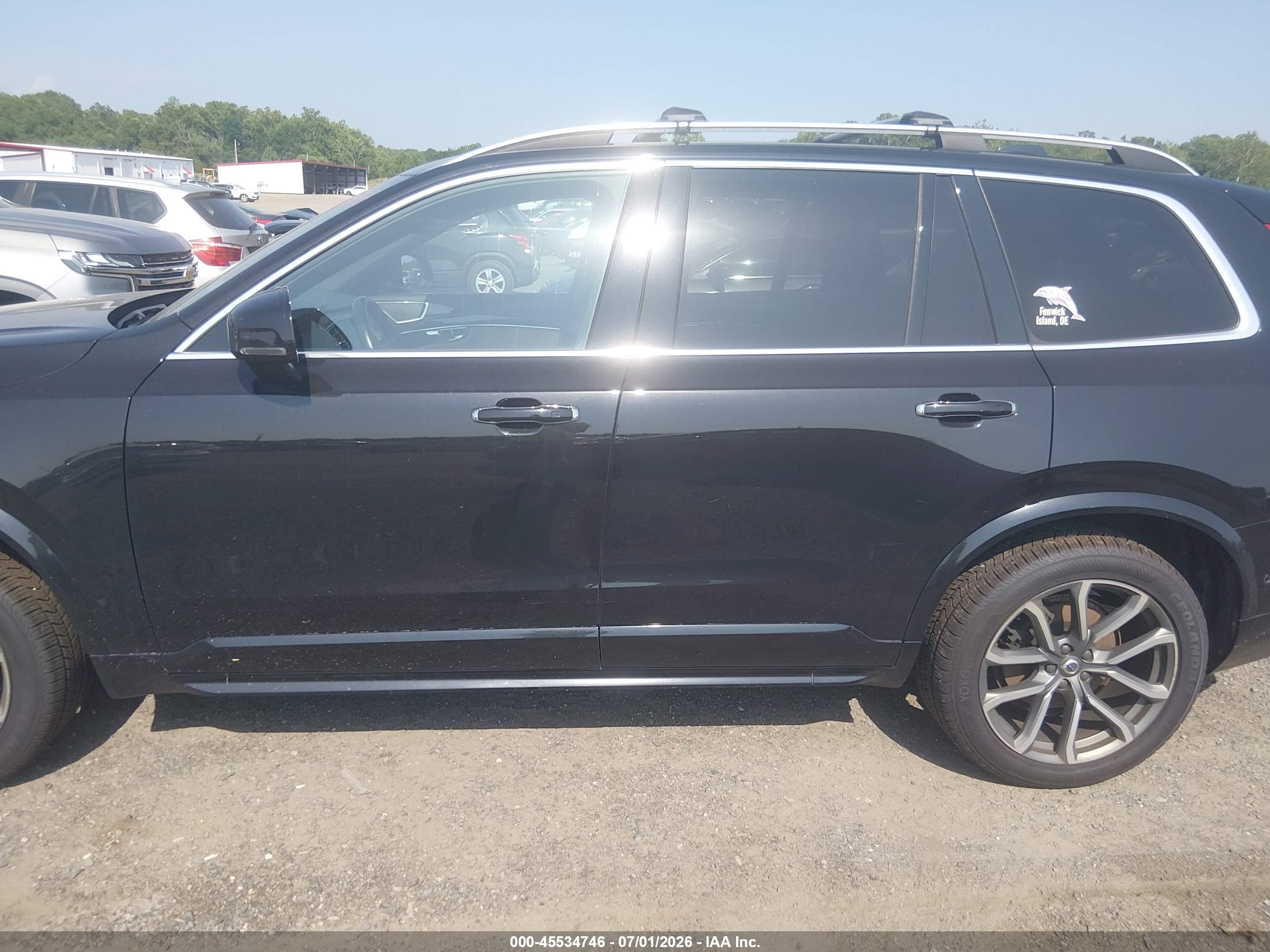2017 VOLVO XC90 T6 MOMENTUM