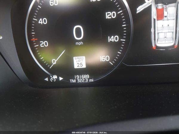 2017 VOLVO XC90 T6 MOMENTUM