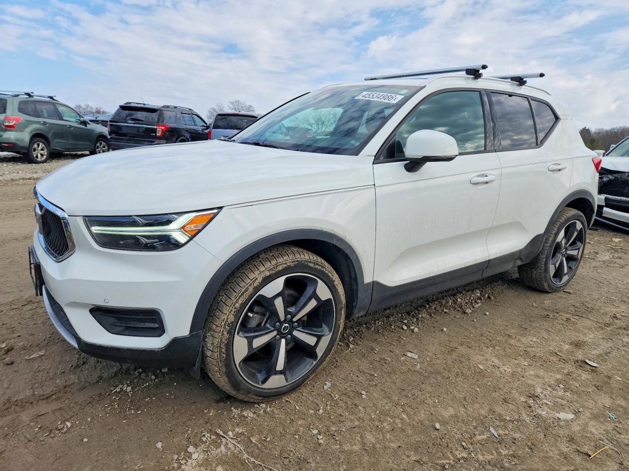 2020 VOLVO XC40