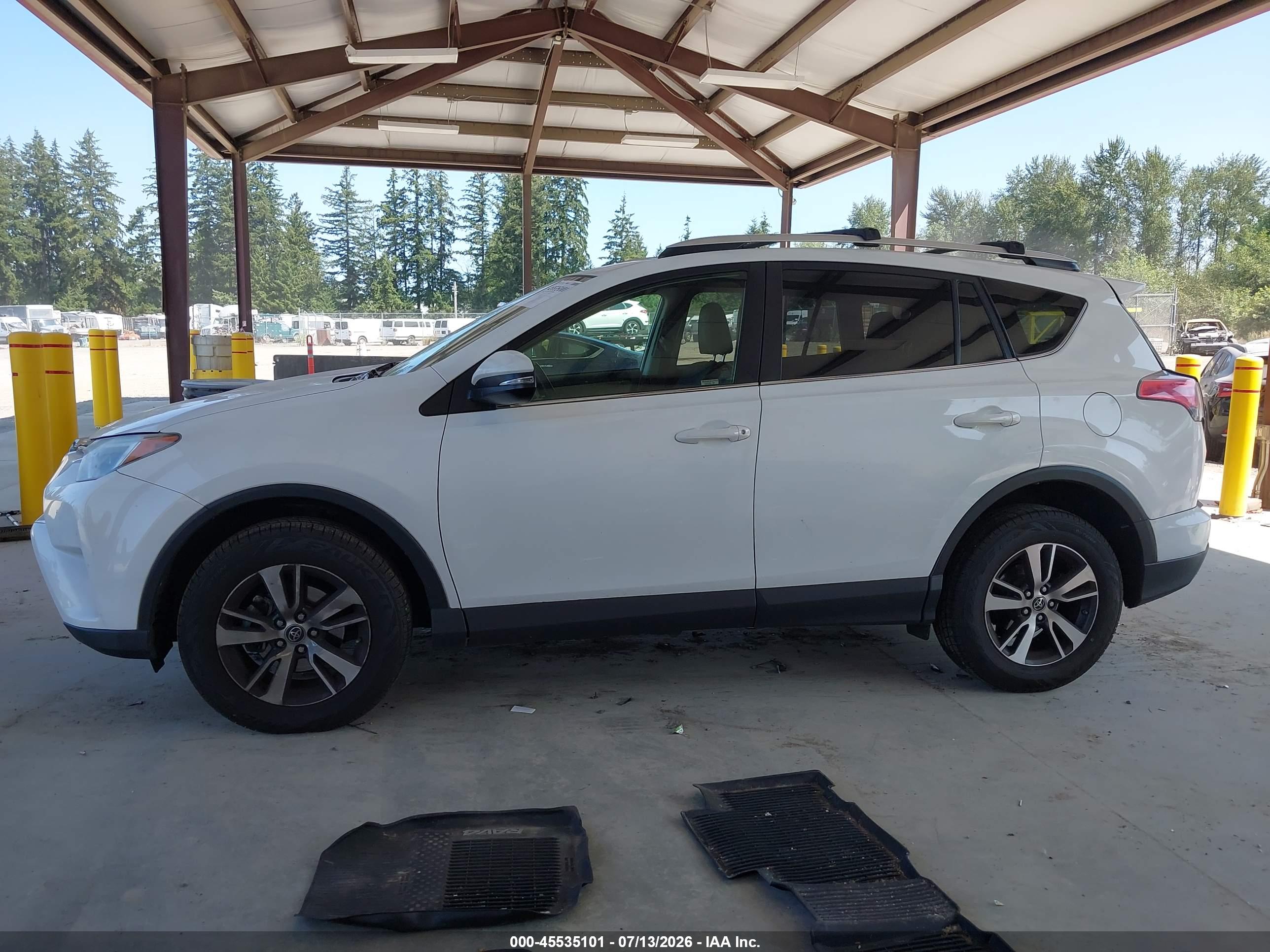 2016 TOYOTA RAV4 XLE
