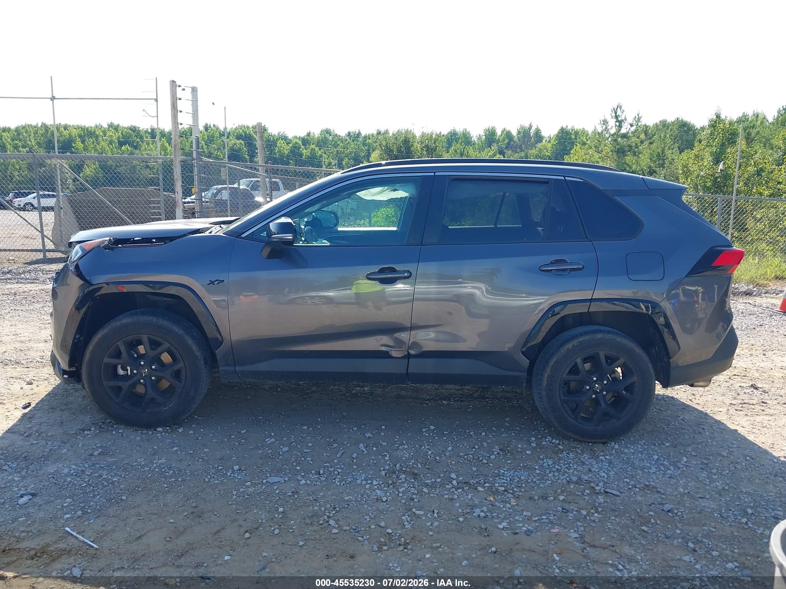 2021 TOYOTA RAV4 XLE