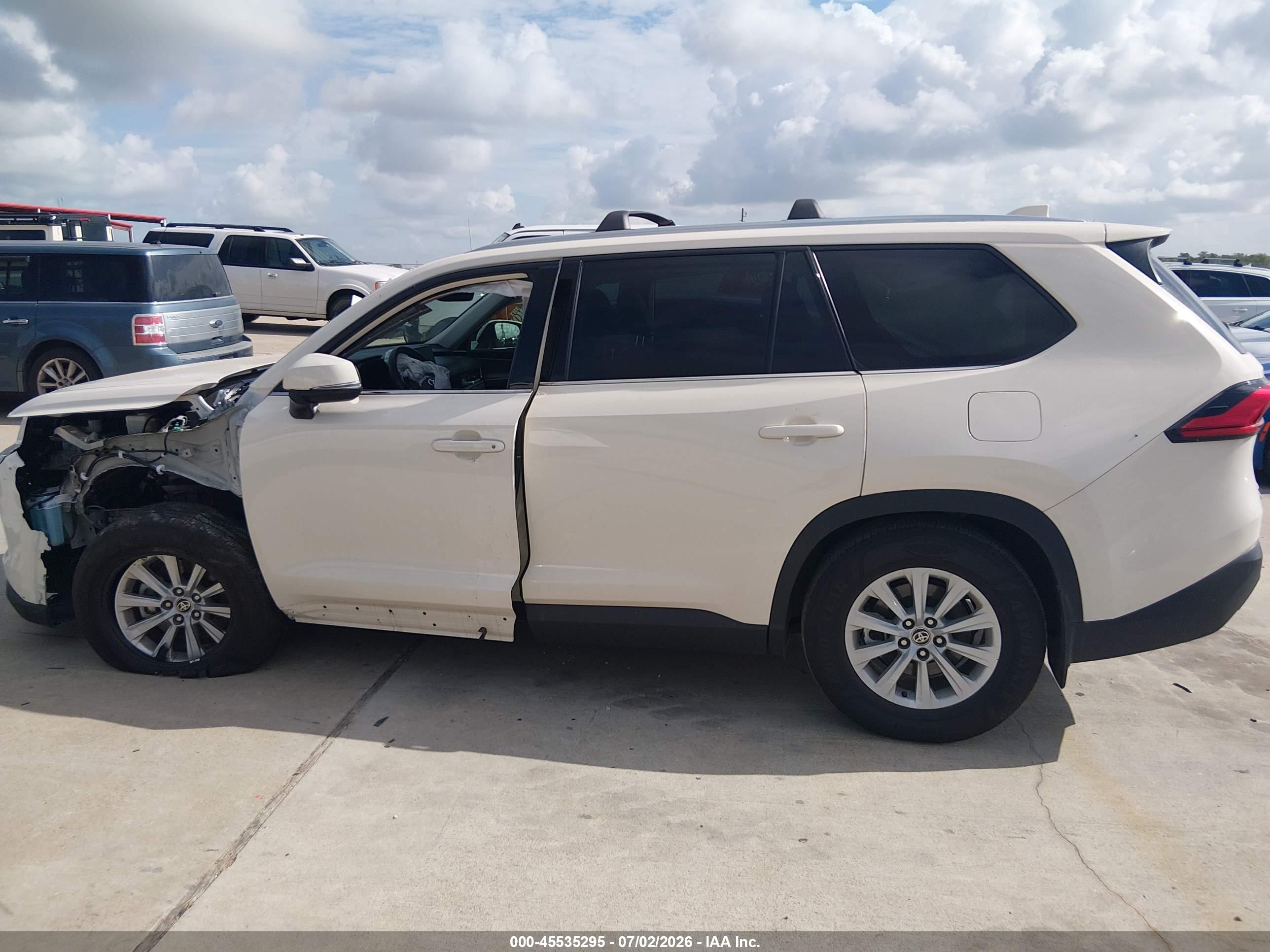 2024 TOYOTA GRAND HIGHLANDER XLE