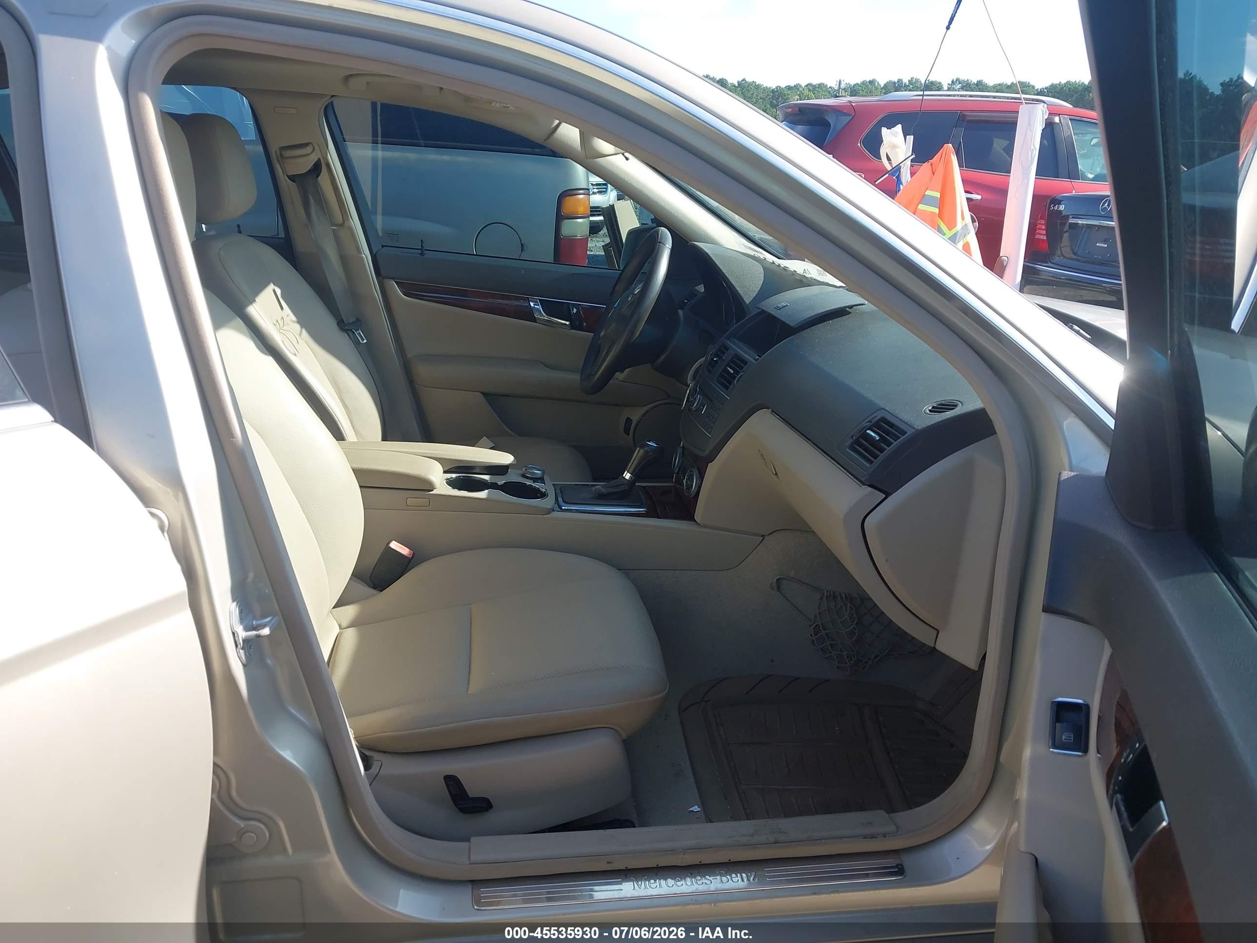 2011 MERCEDES-BENZ C 300 C300