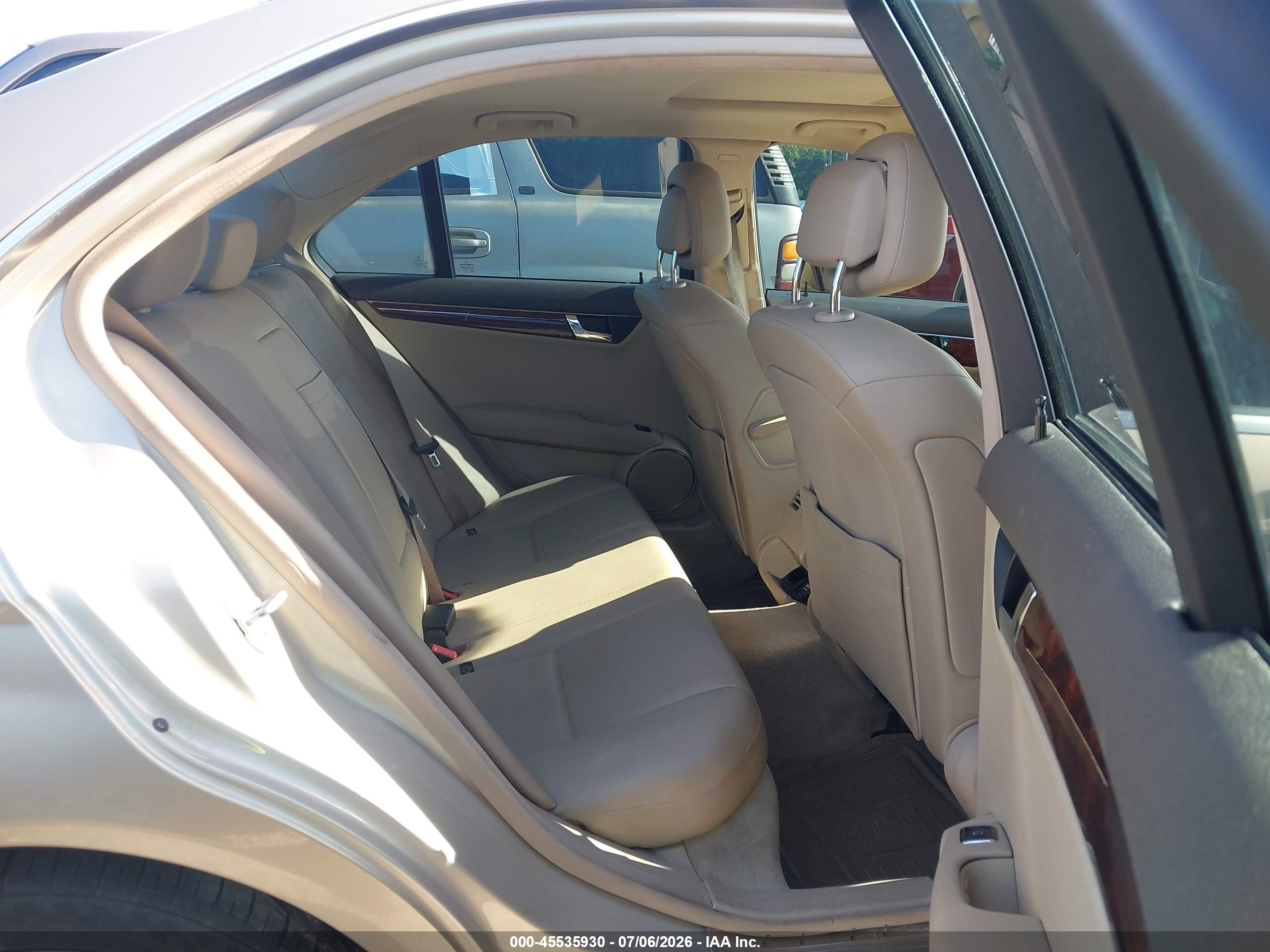 2011 MERCEDES-BENZ C 300 C300