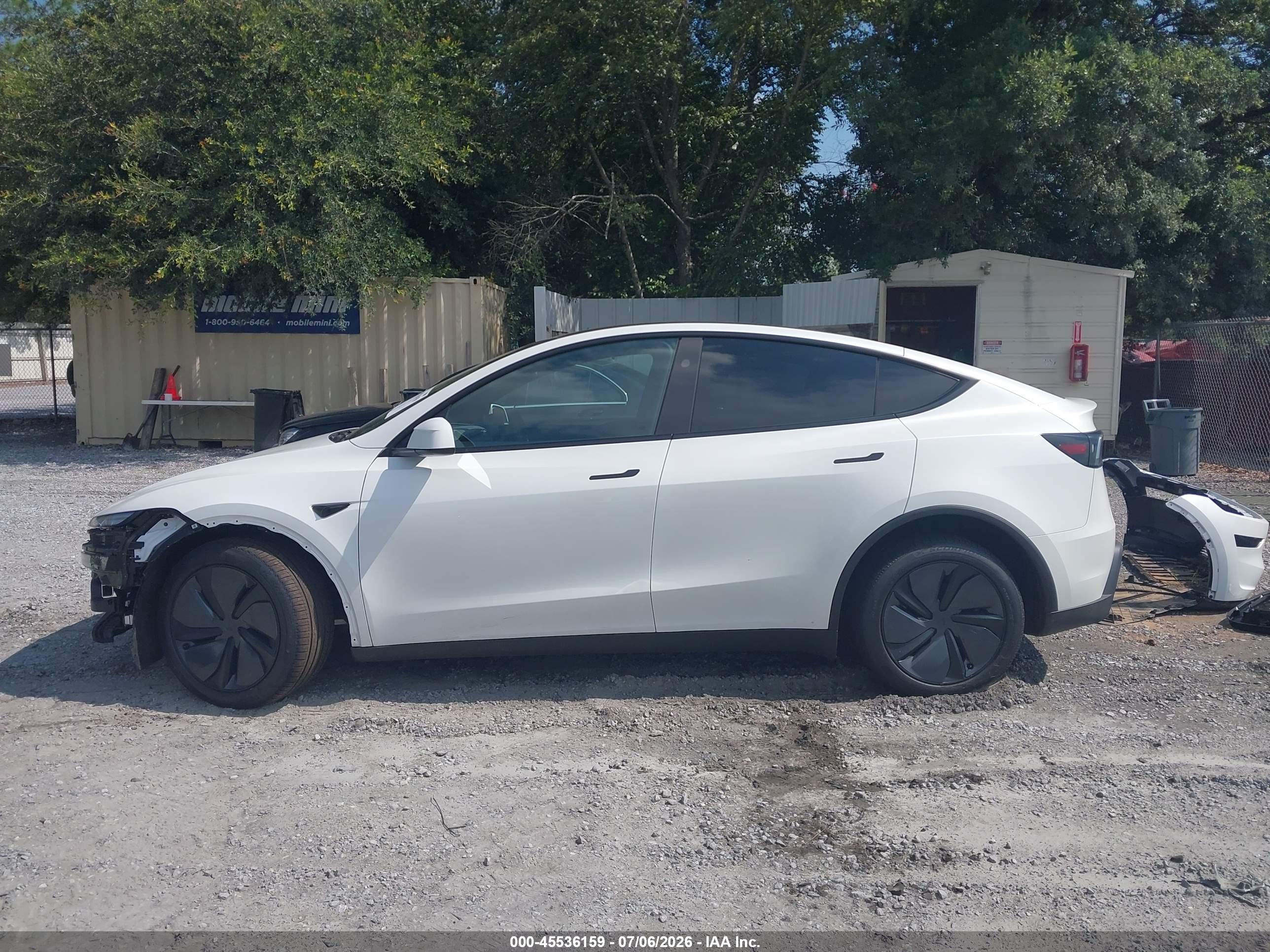 2026 TESLA MODEL Y