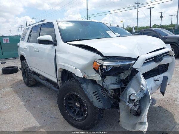 2023 TOYOTA 4RUNNER SR5