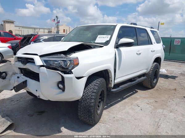 2023 TOYOTA 4RUNNER SR5