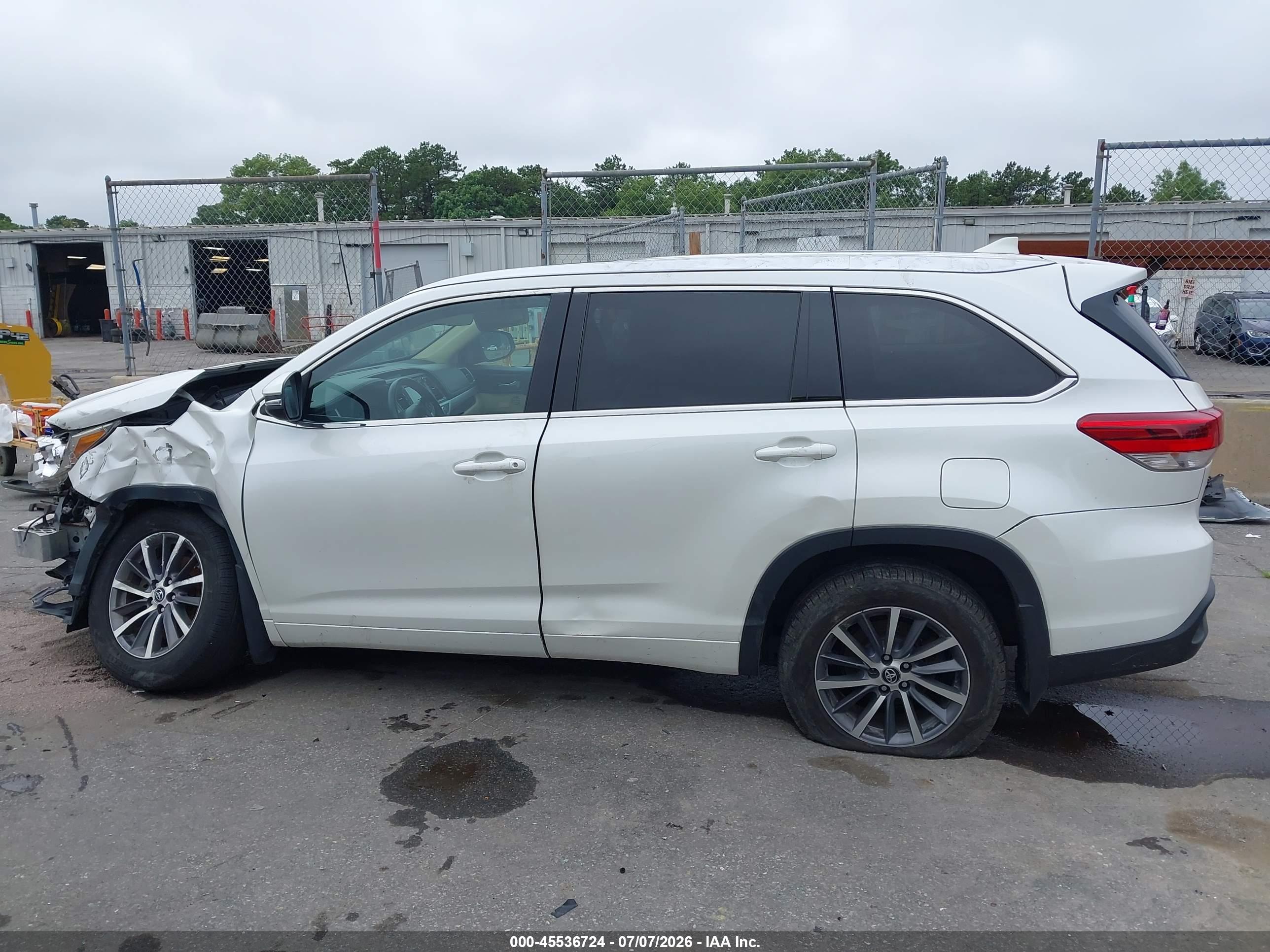 2018 TOYOTA HIGHLANDER XLE