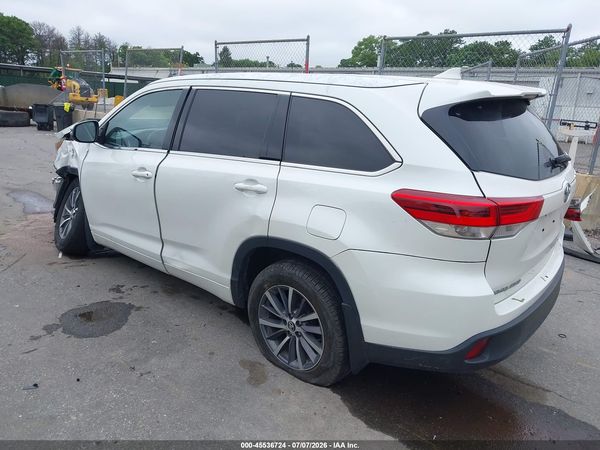 2018 TOYOTA HIGHLANDER XLE