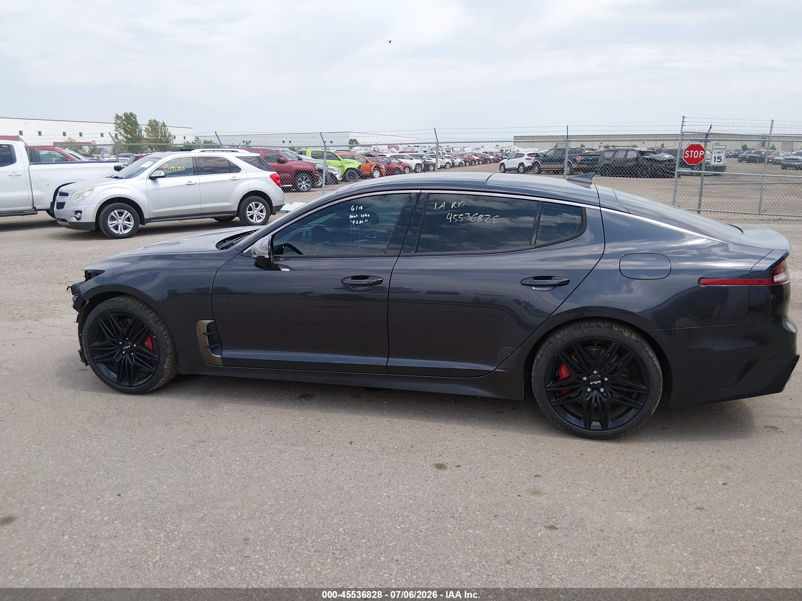 2022 KIA STINGER GT1